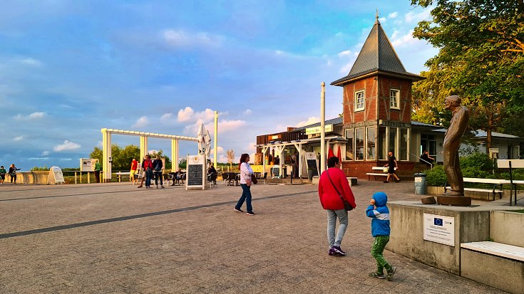 Strandvorplatz zur Ostsee in Koserow